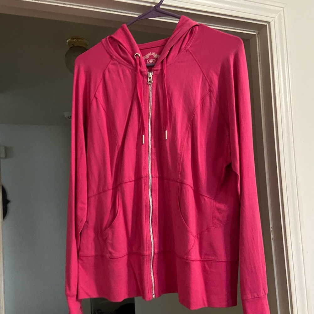 Light weight hooded jacket